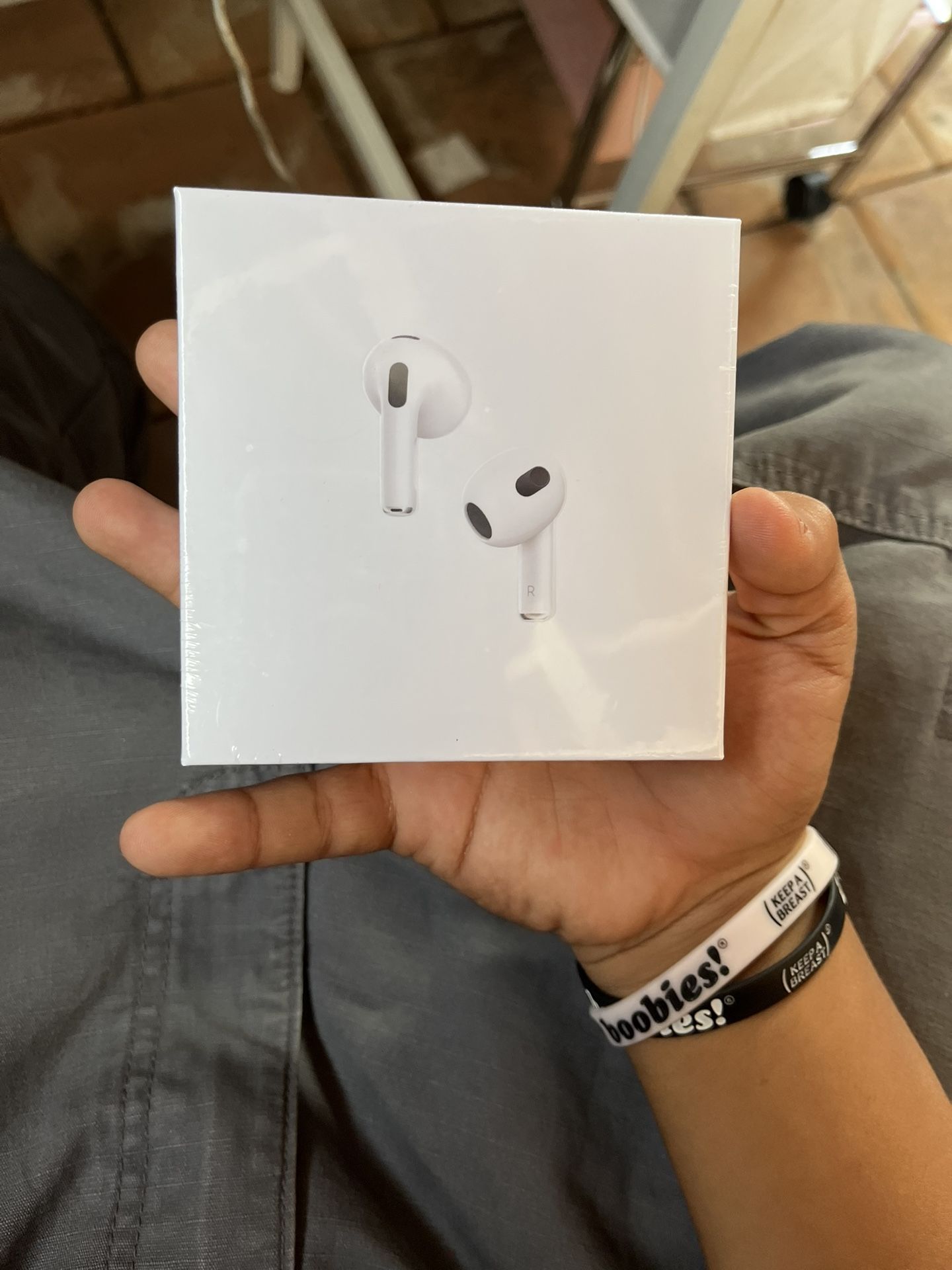 AirPods