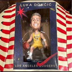Luka Dončić Lakers #77 Bobblehead – LA Dodgers Promo
