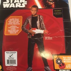 Boys STAR WARS Finn Halloween Costume Size S 4-6 New with defect