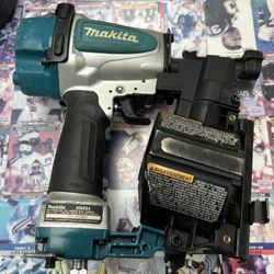 MAKITA AN454 – CLAVADORA DE TECHO PROFESIONAL