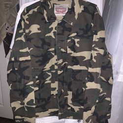 Levi’s Camo Trucker Jacket Sz XL