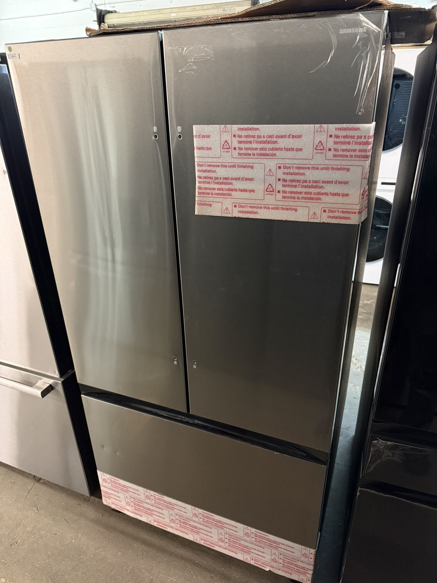 New Samsung - 32 cu. ft. 3-Door French Door Smart Refrigerator with Dual Auto Ice Maker