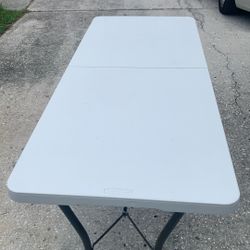 Lifetime 5 Ft By 25 Inch Folding Table