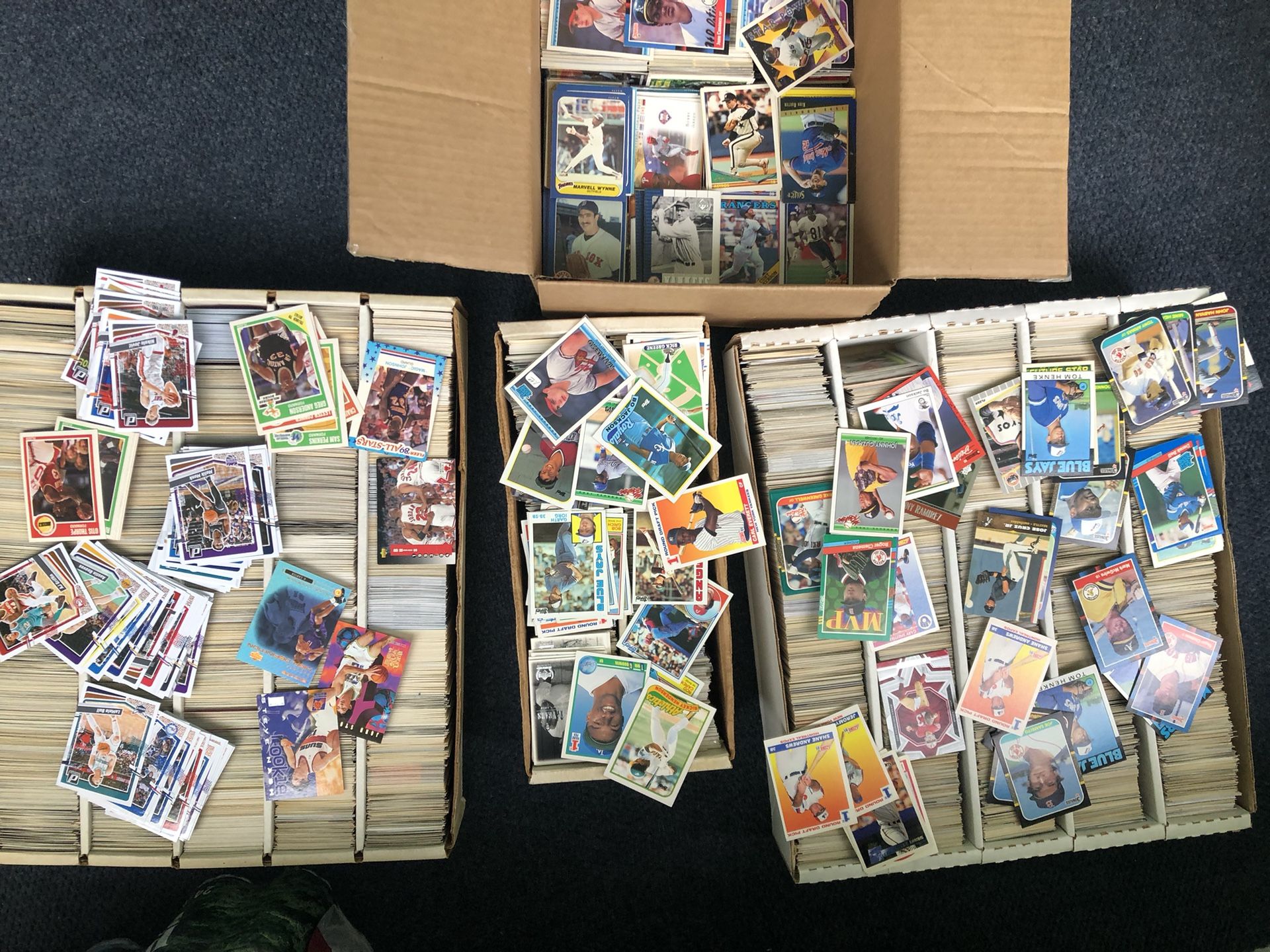 HUGH SPORTS CARDS COLLECTION— 🔥🔥 DEAL. 15000 Basketball Baseball Cards.  BOXES boxes Cards 