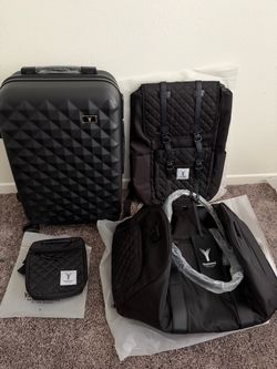 Yaamaya 4-Piece Black Luggage Set