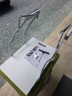 Spring loaded mixer pedestal