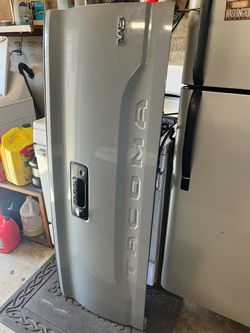 2018. Toyota Tacoma. Tail gate.  Parts