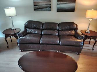 Full living room set - perfect condition