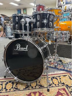 Pearl Maple 5pc black Drum Set