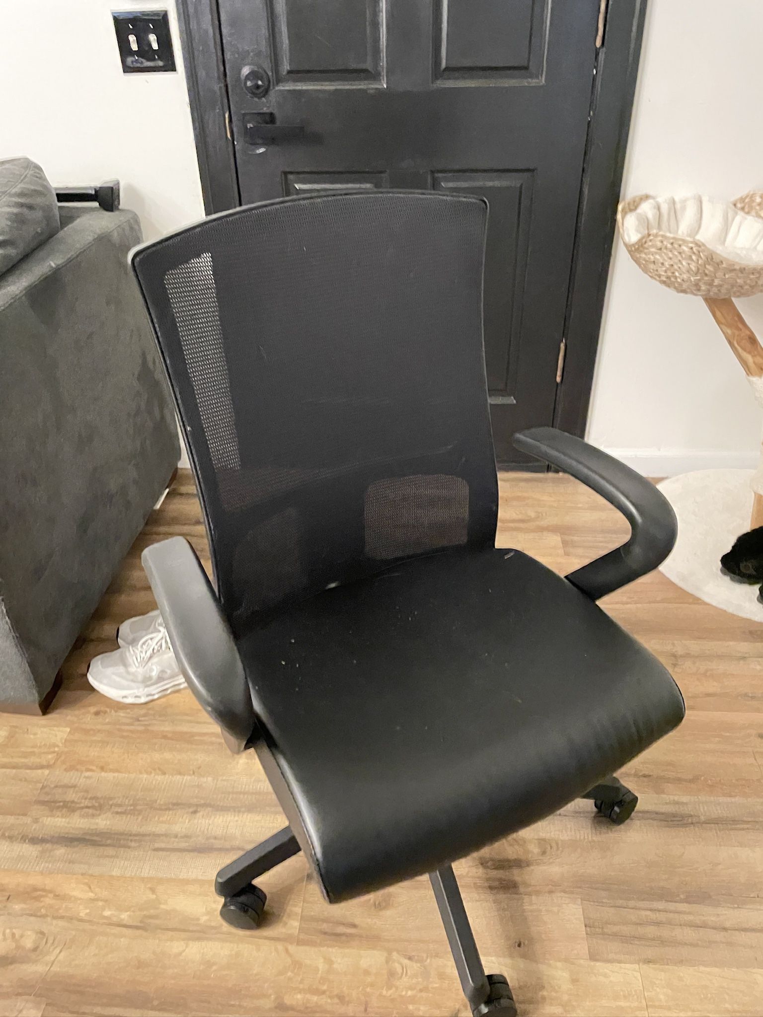 Free Office Chair And Table