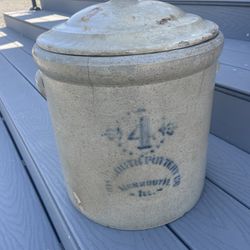 Antique 4 Gallon Stoneware Crock with Lid by Monmouth Pottery Co. Of Illinois 