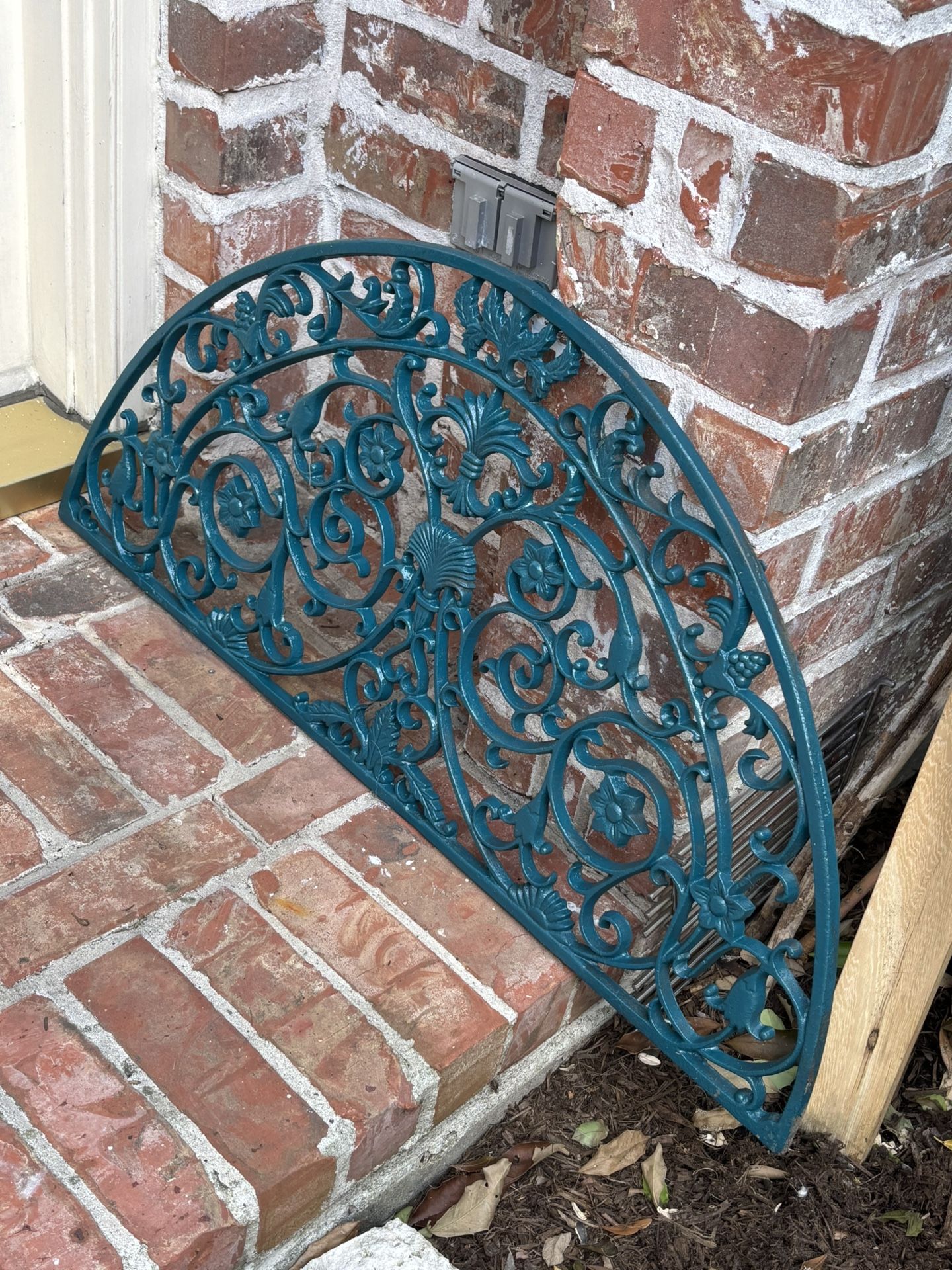 HEAVY IRON FRONT DOOR MAT -galleria Area