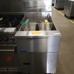 Used Pitco VF65 - 60 Lb Fryer Natural Gas 