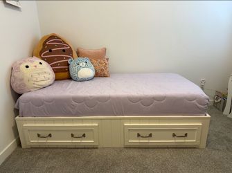 White twin bed frame