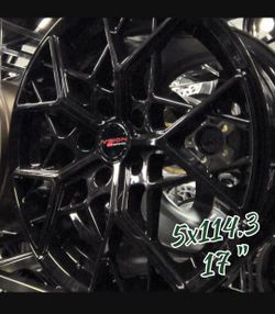 Clean 17s ready to mount! 🛞🔥 ​⚡ Size: 17" 💥 Bolt Pattern: 5x114.3 🚗 Fits: Honda, Toyota, Nissan, Hyundai, Kia, Lexus & more! ​📍 Phoenix Tires & W