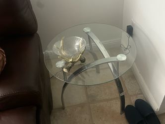 4 glass tables