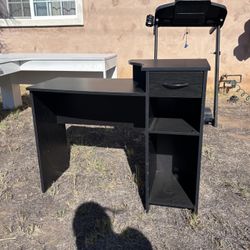 Black Desk