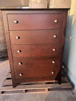 Dresser 100