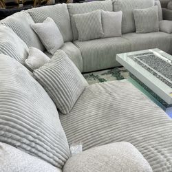 Stunning Stylish Reclining Sectional!