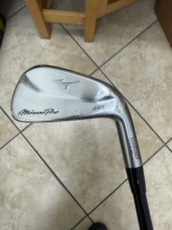 Mizuno Pro 225 Iron Golf Clubs