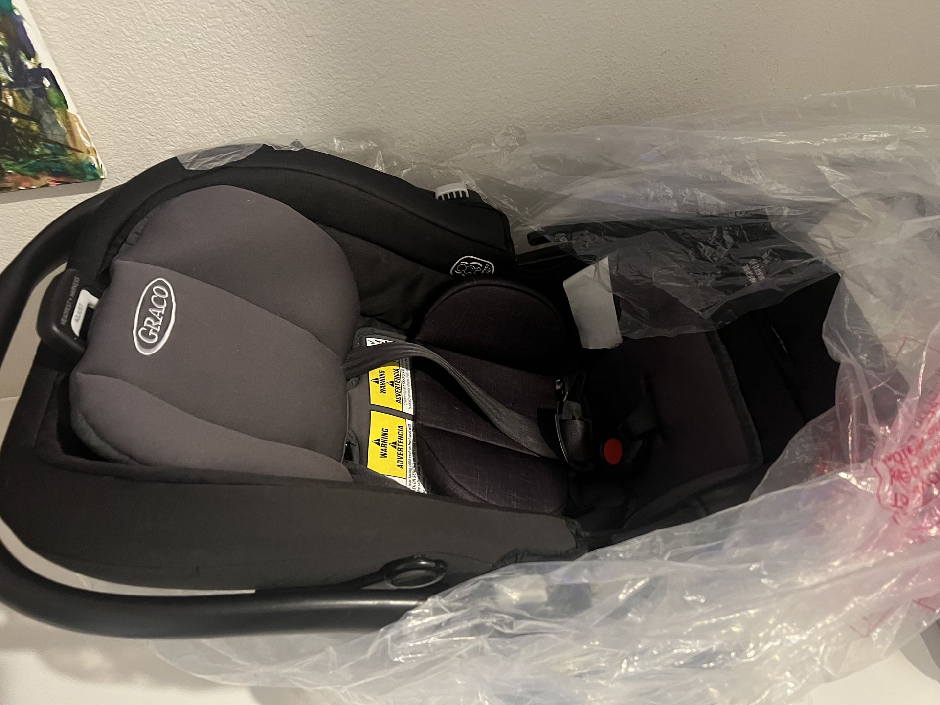Graco Snugride Snugfit 35 Infant Car seat Base Included