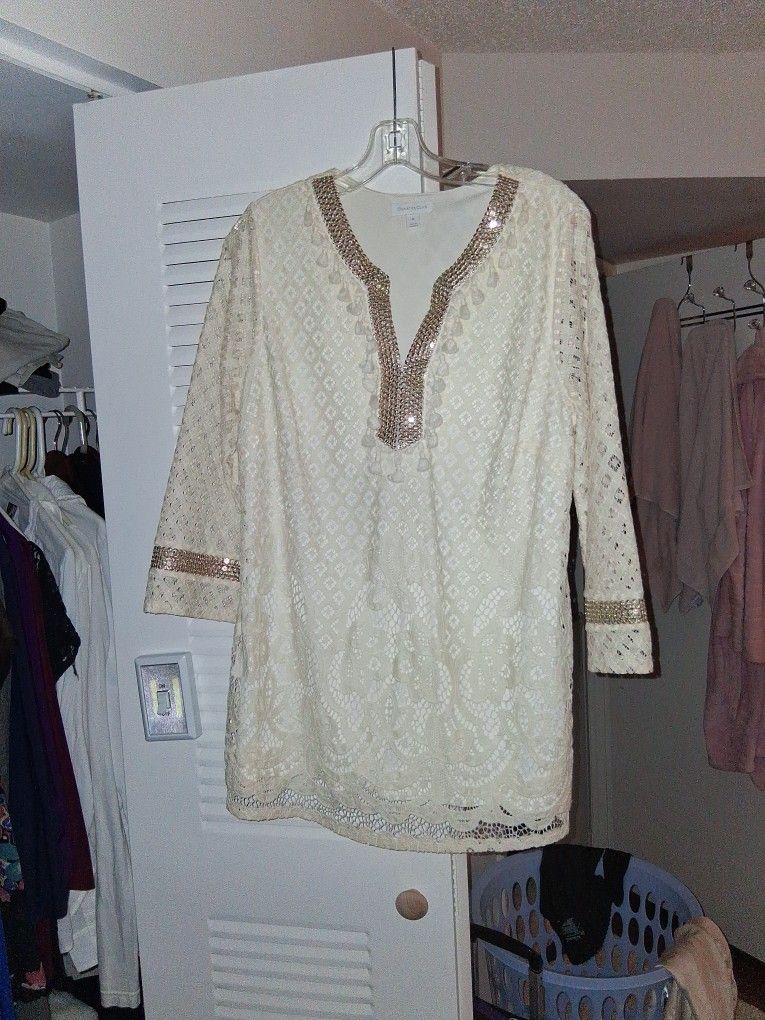 Fancy Over Blouse Sz Large .. Lined.. Comfortable