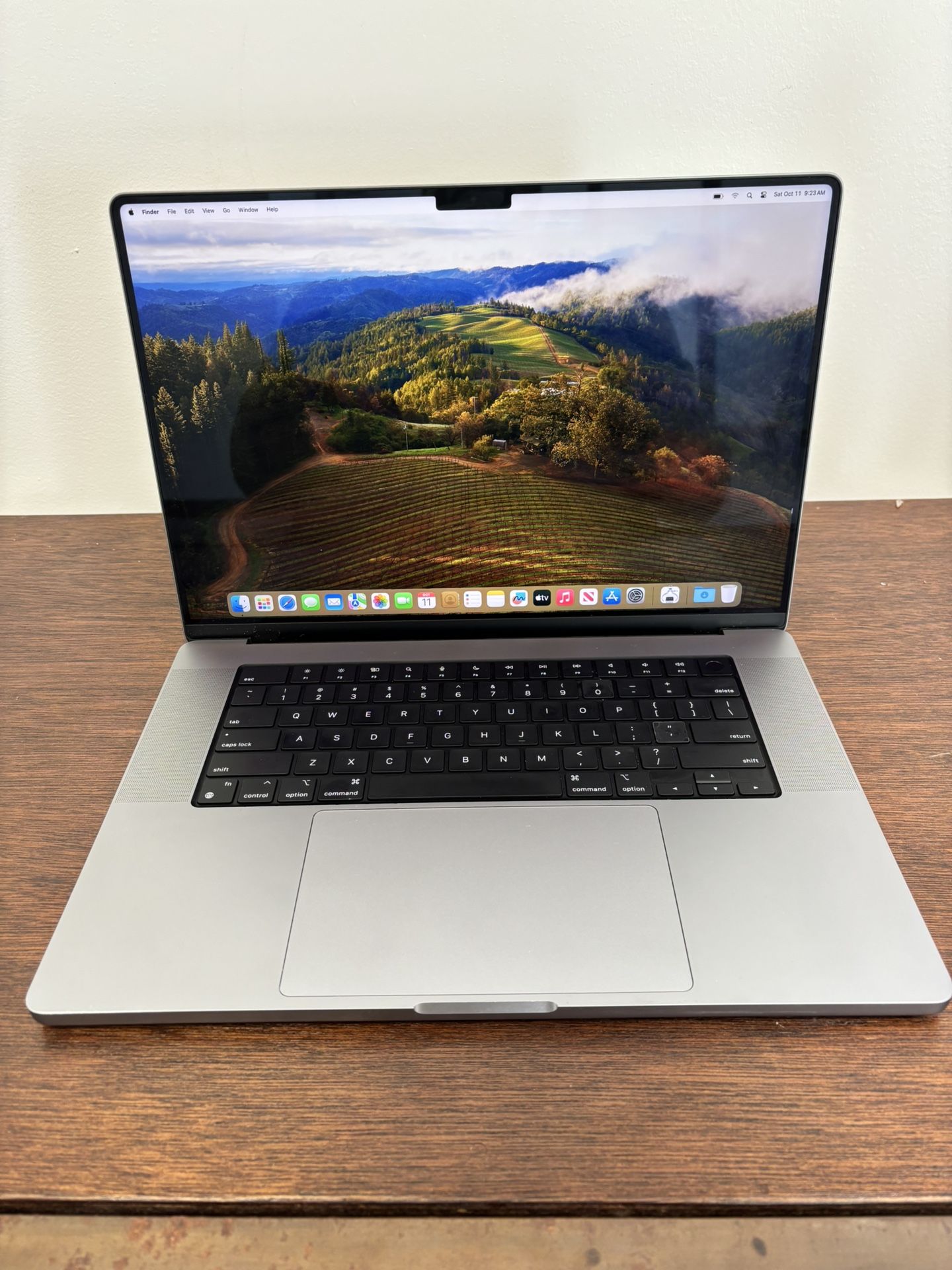 2023 APPLE MACBOOK PRO 16” 32GB M2 MAX, 1TB 44 COUNT MUSIC RECORDING AND VIDEO EDITING SOFTWARES APPLECARE 2026