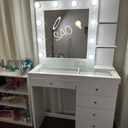Makeup Vanity