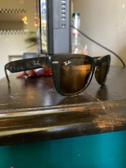 Ray-Ban Wayfarer Tortoise Sunglasses