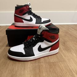 Air Jordan 1 ‘Black Toe’ (2013)