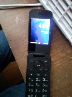 Flip phone read description first come first serve