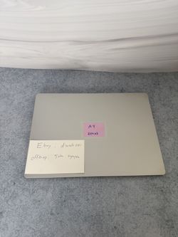 Microsoft Surface Laptop – Intel i7 | 8GB RAM | Touchscreen | Windows 10 Pro