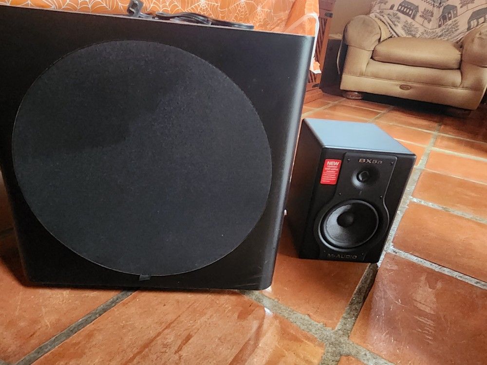 SUBWOOFER And M-Audio BX5a Speakers 