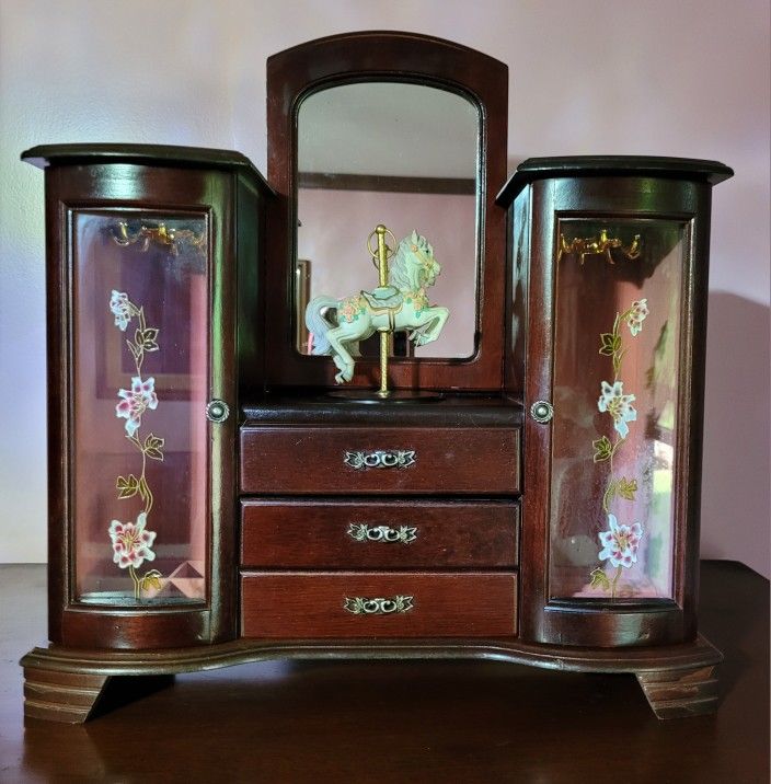 Nice Vintage Jewelry Box With Music Box