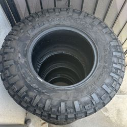 Nitto Ridge Grappler (4) 37x12.5r18