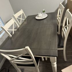 Kitchen Table And 6 Chairs 