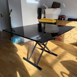 Height and Size Adjustable Table