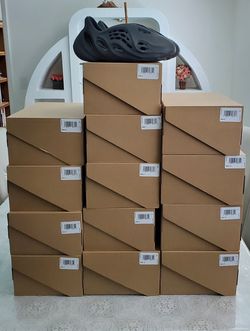 Adidas Yeezy Foam Runner 'Onyx' Size 7