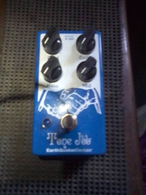 Earthquaker Device