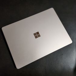 Microsoft Surface Laptop Go (2023)