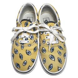 Vans Playful statement sneakers — the pair people notice first 👀 Size W 7, M 5.5 playful style and comfort.