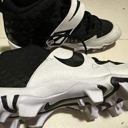 Boys, baseball cleats