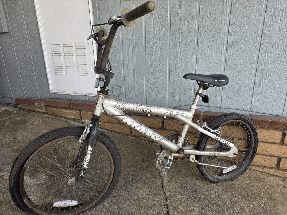 MISFIIT RHINO ALUMINUM FRAME BIKE MISFIIT RHINO ALUMINUM FRAME BIKE