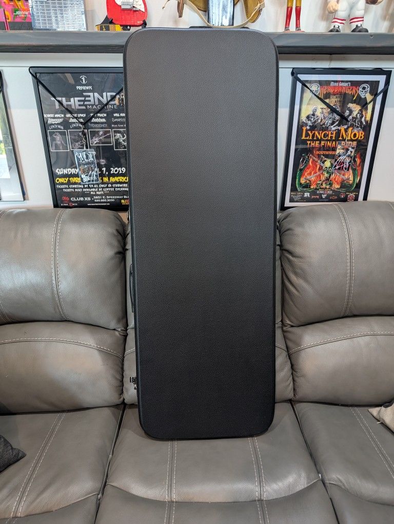 New UNIVERSAL Locking Hard Shell 6 String Guitar Case