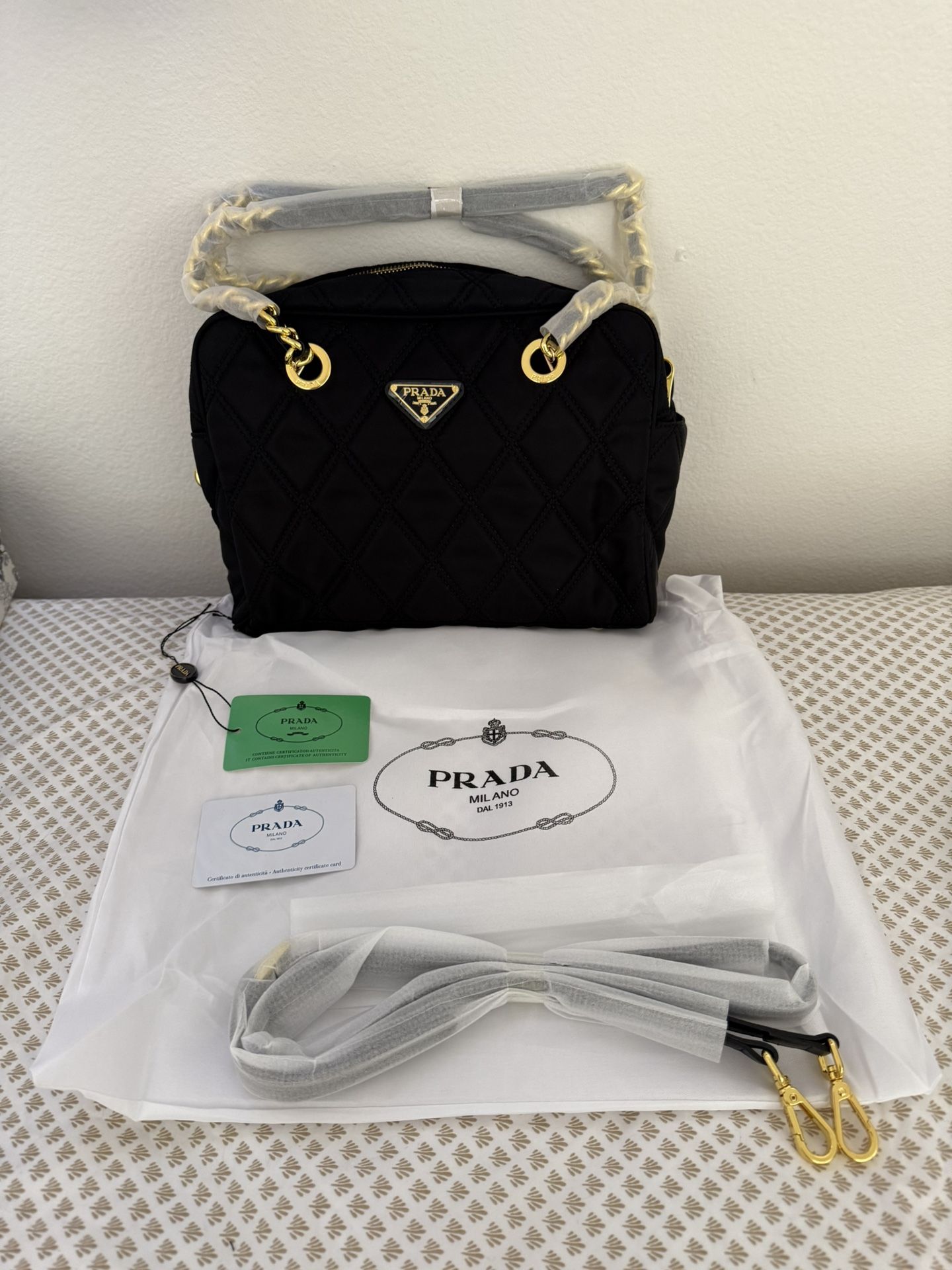 Black Tessuto Nylon Quilted Chain Strap Shoulder Handbag NEW