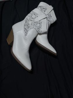 Women’s Size 9 Boots