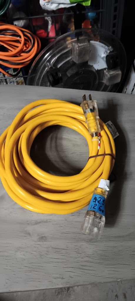 25 Ft Extensión Cord,  12 Gauge Like New 