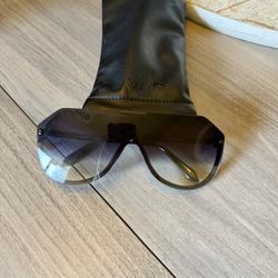 Quay Sunglasses 