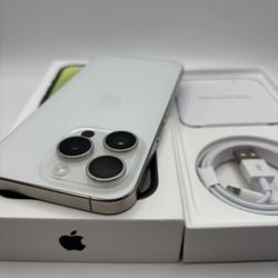 White iPhone 15 pro 128gb unlocked for any carrier battery health 88% iPhone is brand new condition  +++++Spanish+++ iPhone 15 Pro 128 GB blanco desbl