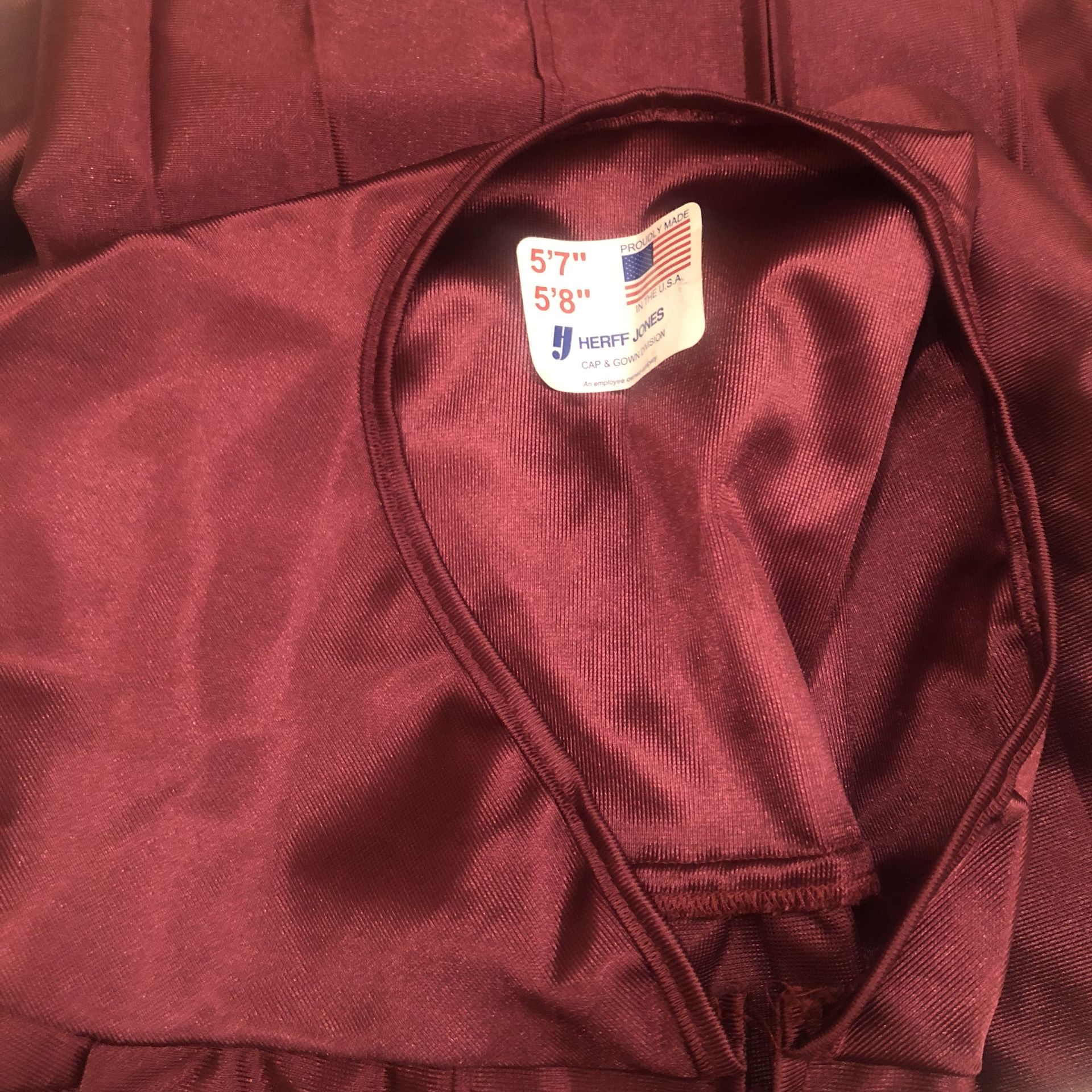 Graduation gown burgundy